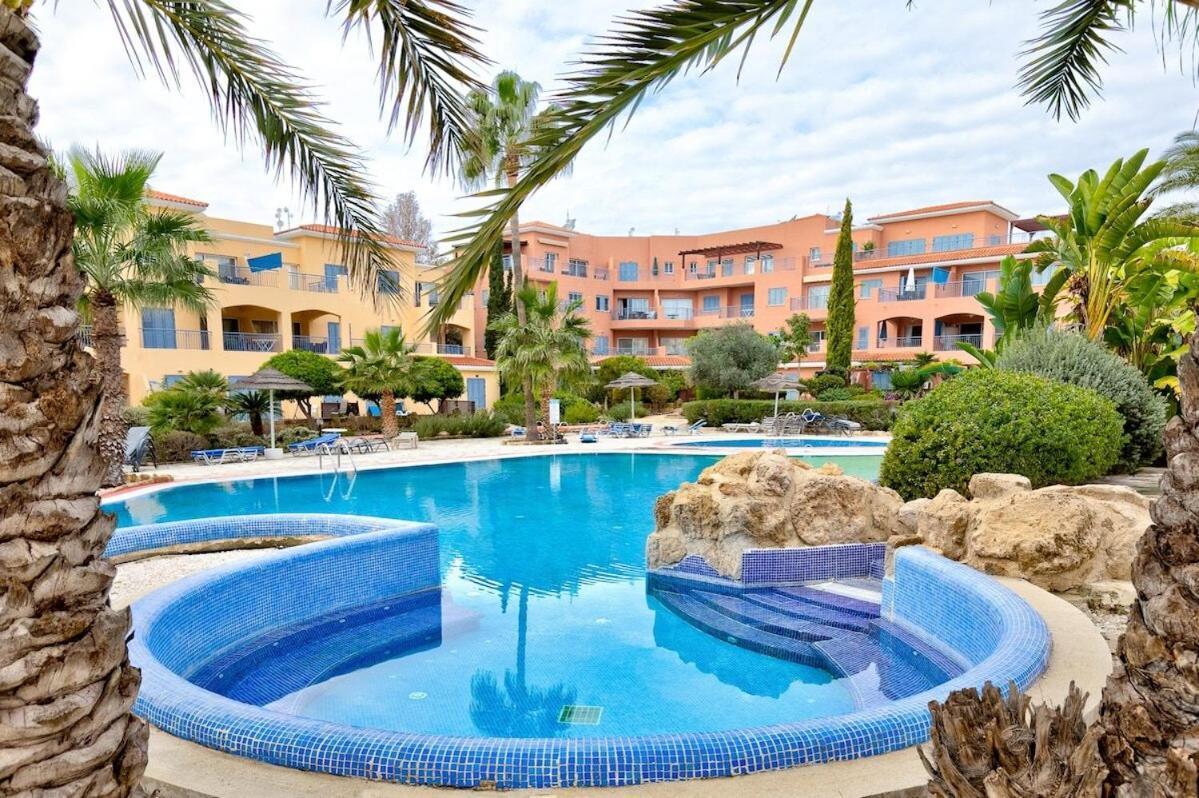 Limnaria Gardens Beautiful Apartment By Vichy Pafos Zewnętrze zdjęcie